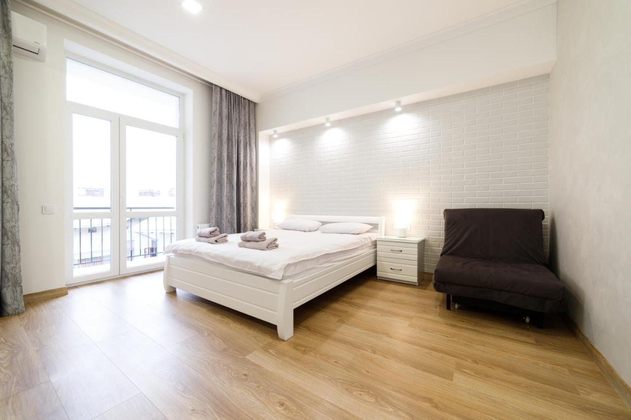 Lux Apartments 利沃夫 外观 照片