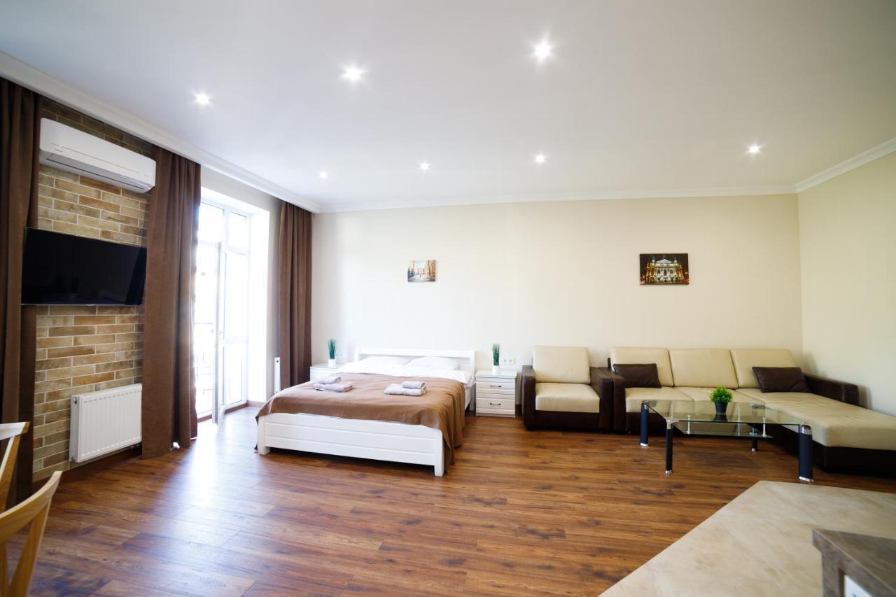 Lux Apartments 利沃夫 外观 照片