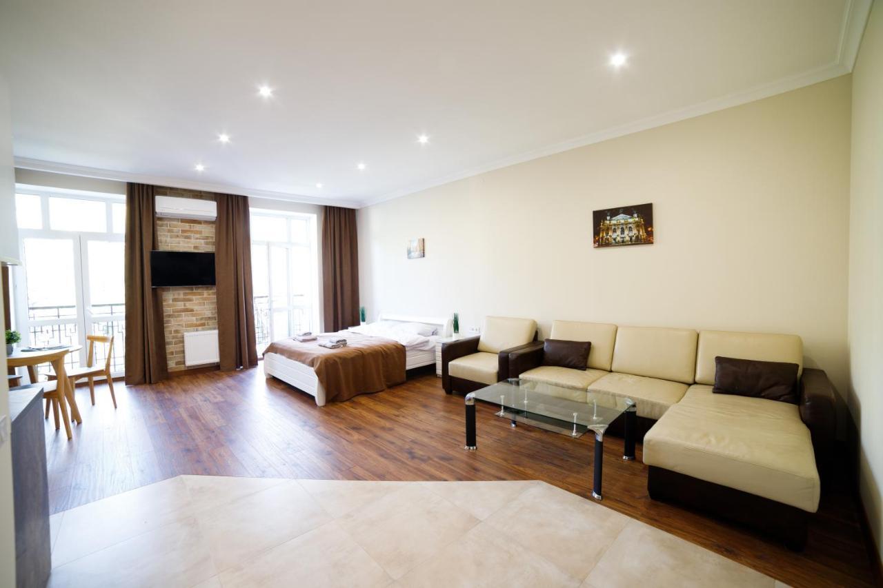 Lux Apartments 利沃夫 外观 照片