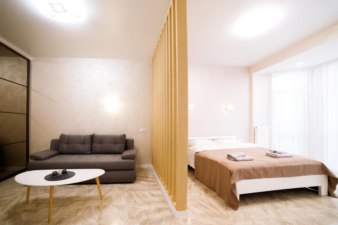 Lux Apartments 利沃夫 外观 照片