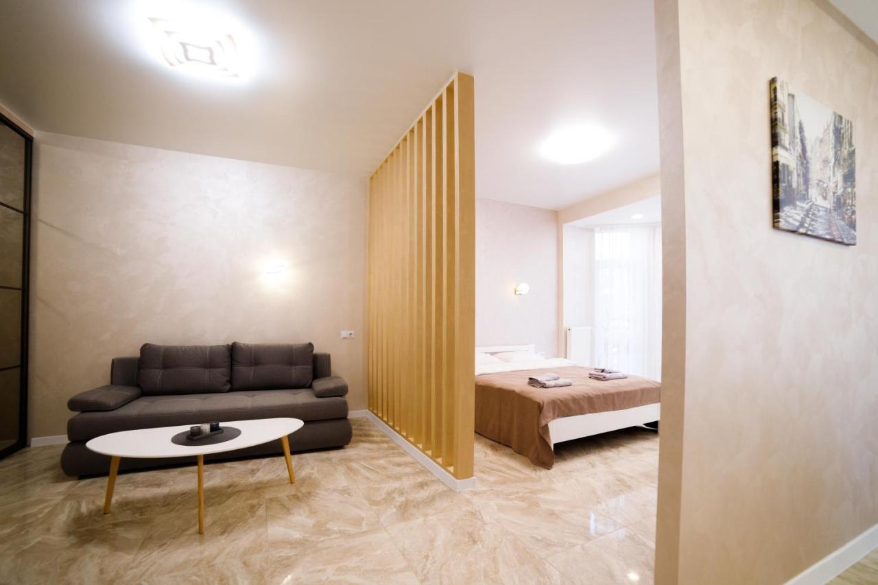 Lux Apartments 利沃夫 外观 照片
