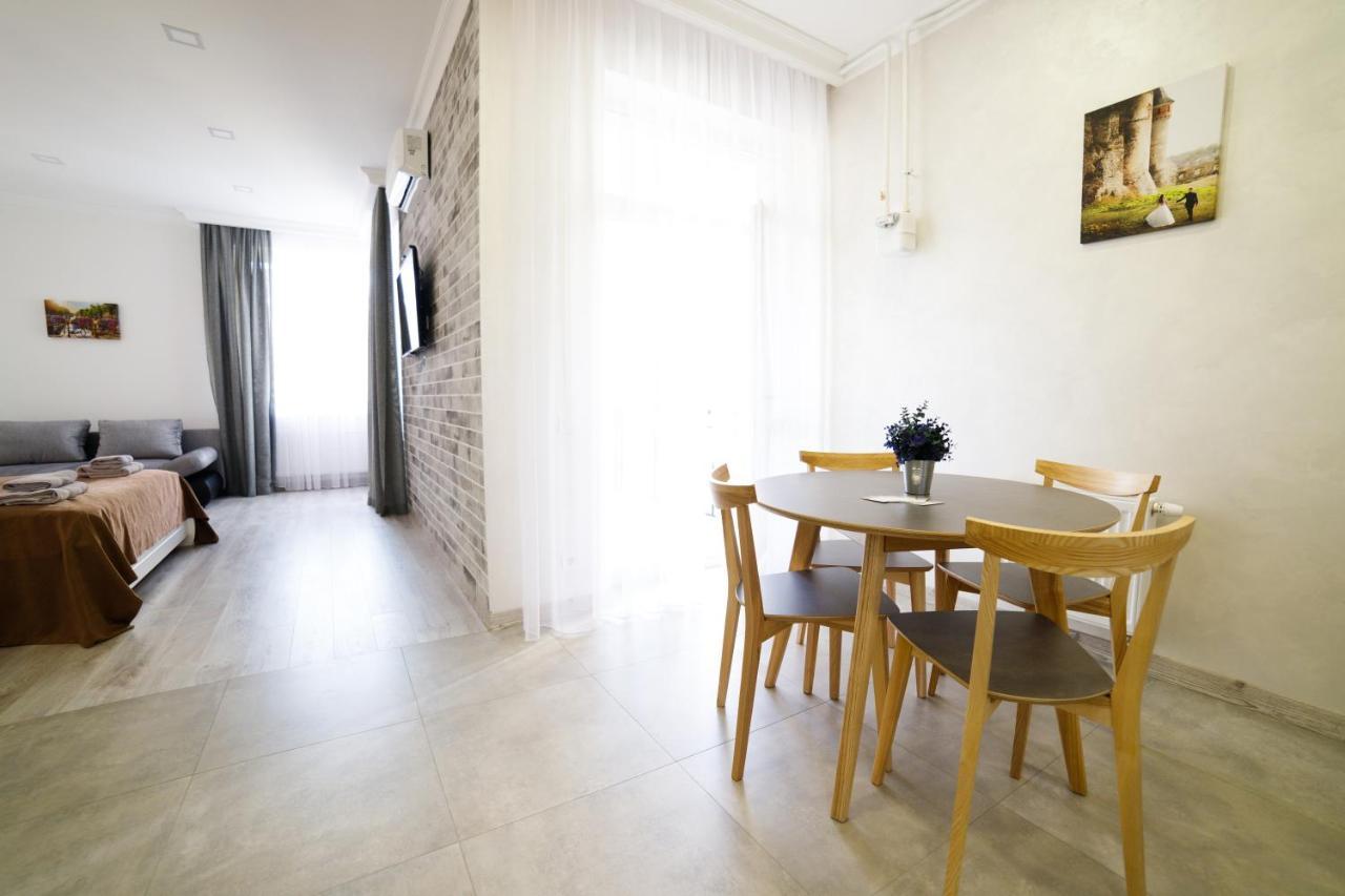Lux Apartments 利沃夫 外观 照片